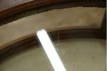 ヨーロッパビンテージ　オーバル型　象嵌入り　クラシカルな雰囲気漂う小振りなガラスケース(ショーケース、サイドテーブル、コンソールテーブル、コレクションケース、ラウンドテーブル、ヴィンテージ)(R-065684)