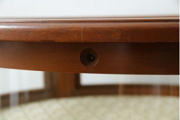ヨーロッパビンテージ　オーバル型　象嵌入り　クラシカルな雰囲気漂う小振りなガラスケース(ショーケース、サイドテーブル、コンソールテーブル、コレクションケース、ラウンドテーブル、ヴィンテージ)(R-065684)