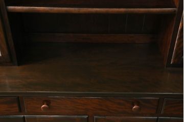 中古　美品　松本民芸家具　シックなデザインが魅力のF型食器棚(カップボード、キャビネット、収納棚、戸棚、飾り棚)(定価約105万円)(R-065685)