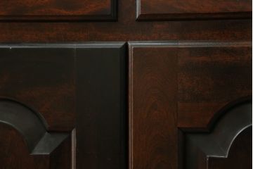 中古　美品　松本民芸家具　シックなデザインが魅力のF型食器棚(カップボード、キャビネット、収納棚、戸棚、飾り棚)(定価約105万円)(R-065685)