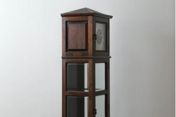 和製ビンテージ　九州民芸家具　シックな佇まいが上品なホールクロックキャビネット(ガラスケース、ショーケース、縦型キャビネット、収納棚、戸棚、飾り棚、ヴィンテージ)(R-065698)