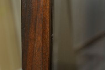 和製ビンテージ　九州民芸家具　シックな佇まいが上品なホールクロックキャビネット(ガラスケース、ショーケース、縦型キャビネット、収納棚、戸棚、飾り棚、ヴィンテージ)(R-065698)