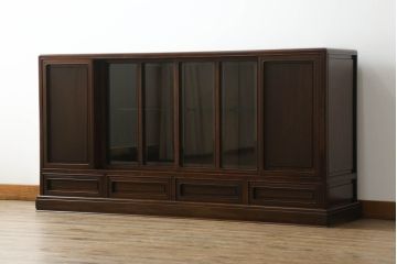 中古　通産大臣指定伝統的工芸品　大阪唐木指物　花梨(カリン)材　漆塗り　宮下賢次郎作　希少モデル!!　上品な佇まいが魅力のサイドボード(サイドキャビネット、飾り棚、収納棚、戸棚)(R-065701)