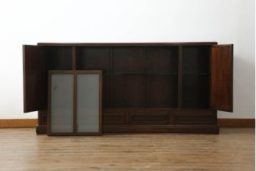 中古　通産大臣指定伝統的工芸品　大阪唐木指物　花梨(カリン)材　漆塗り　宮下賢次郎作　希少モデル!!　上品な佇まいが魅力のサイドボード(サイドキャビネット、飾り棚、収納棚、戸棚)(R-065701)