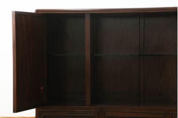 中古　通産大臣指定伝統的工芸品　大阪唐木指物　花梨(カリン)材　漆塗り　宮下賢次郎作　希少モデル!!　上品な佇まいが魅力のサイドボード(サイドキャビネット、飾り棚、収納棚、戸棚)(R-065701)