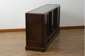 中古　通産大臣指定伝統的工芸品　大阪唐木指物　花梨(カリン)材　漆塗り　宮下賢次郎作　希少モデル!!　上品な佇まいが魅力のサイドボード(サイドキャビネット、飾り棚、収納棚、戸棚)(R-065701)
