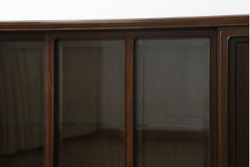 中古　通産大臣指定伝統的工芸品　大阪唐木指物　花梨(カリン)材　漆塗り　宮下賢次郎作　希少モデル!!　上品な佇まいが魅力のサイドボード(サイドキャビネット、飾り棚、収納棚、戸棚)(R-065701)