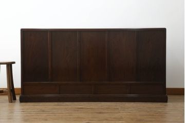 中古　通産大臣指定伝統的工芸品　大阪唐木指物　花梨(カリン)材　漆塗り　宮下賢次郎作　希少モデル!!　上品な佇まいが魅力のサイドボード(サイドキャビネット、飾り棚、収納棚、戸棚)(R-065701)