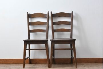 中古　美品　永田良介商店　神戸洋家具　落ち着きのあるシックな佇まいが魅力のラダー型食堂椅子2脚セット(ダイニングチェア、ラダーバックチェア、ワークチェア、板座チェア、椅子、イス)(R-065702)