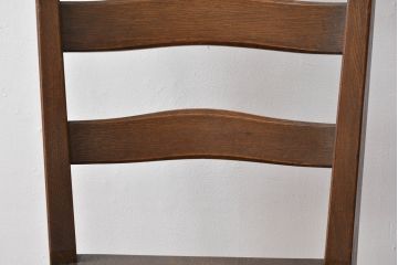 中古　美品　永田良介商店　神戸洋家具　落ち着きのあるシックな佇まいが魅力のラダー型食堂椅子2脚セット(ダイニングチェア、ラダーバックチェア、ワークチェア、板座チェア、椅子、イス)(R-065702)