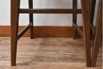中古　美品　永田良介商店　神戸洋家具　落ち着きのあるシックな佇まいが魅力のラダー型食堂椅子2脚セット(ダイニングチェア、ラダーバックチェア、ワークチェア、板座チェア、椅子、イス)(R-065702)