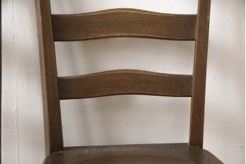 中古　美品　永田良介商店　神戸洋家具　落ち着きのあるシックな佇まいが魅力のラダー型食堂椅子2脚セット(ダイニングチェア、ラダーバックチェア、ワークチェア、板座チェア、椅子、イス)(R-065702)