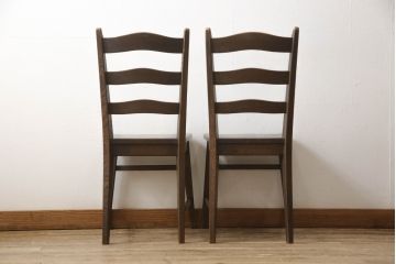 中古　美品　永田良介商店　神戸洋家具　落ち着きのあるシックな佇まいが魅力のラダー型食堂椅子2脚セット(ダイニングチェア、ラダーバックチェア、ワークチェア、板座チェア、椅子、イス)(R-065702)