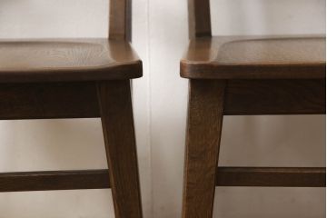 中古　美品　永田良介商店　神戸洋家具　落ち着きのあるシックな佇まいが魅力のラダー型食堂椅子2脚セット(ダイニングチェア、ラダーバックチェア、ワークチェア、板座チェア、椅子、イス)(R-065703)