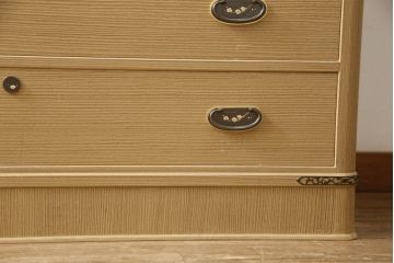 中古　美品　上品な佇まいが魅力の加茂総桐箪笥(胴丸、桐たんす、着物箪笥、引き出し、和タンス、衣装箪笥)(R-065710)