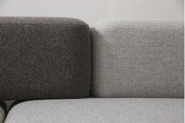中古　極美品　FRITZ HANSEN(フリッツハンセン)　アルファベットソファシリーズ　クッション2個付き　シンプルモダンなデザインが魅力的な2人掛けソファ(2シーター、2P、二人掛け)(定価約66万円)(R-065711)