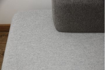 中古　極美品　FRITZ HANSEN(フリッツハンセン)　アルファベットソファシリーズ　クッション2個付き　シンプルモダンなデザインが魅力的な2人掛けソファ(2シーター、2P、二人掛け)(定価約66万円)(R-065711)