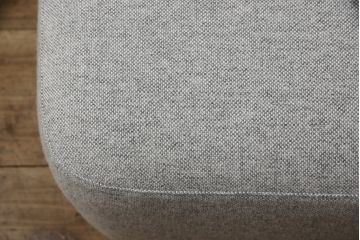 中古　極美品　FRITZ HANSEN(フリッツハンセン)　アルファベットソファシリーズ　クッション2個付き　シンプルモダンなデザインが魅力的な2人掛けソファ(2シーター、2P、二人掛け)(定価約66万円)(R-065711)