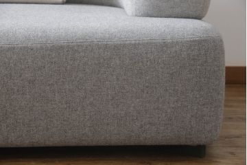 中古　極美品　FRITZ HANSEN(フリッツハンセン)　アルファベットソファシリーズ　クッション2個付き　シンプルモダンなデザインが魅力的な2人掛けソファ(2シーター、2P、二人掛け)(定価約66万円)(R-065711)