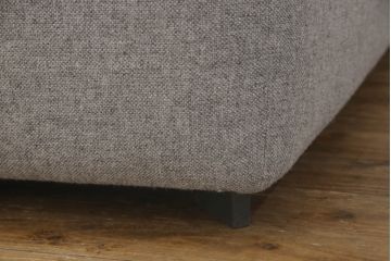 中古　極美品　FRITZ HANSEN(フリッツハンセン)　アルファベットソファシリーズ　クッション2個付き　シンプルモダンなデザインが魅力的な2人掛けソファ(2シーター、2P、二人掛け)(定価約66万円)(R-065711)