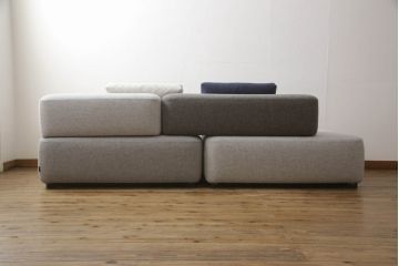 中古　極美品　FRITZ HANSEN(フリッツハンセン)　アルファベットソファシリーズ　クッション2個付き　シンプルモダンなデザインが魅力的な2人掛けソファ(2シーター、2P、二人掛け)(定価約66万円)(R-065711)