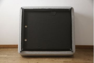 中古　極美品　FRITZ HANSEN(フリッツハンセン)　アルファベットソファシリーズ　クッション2個付き　シンプルモダンなデザインが魅力的な2人掛けソファ(2シーター、2P、二人掛け)(定価約66万円)(R-065711)