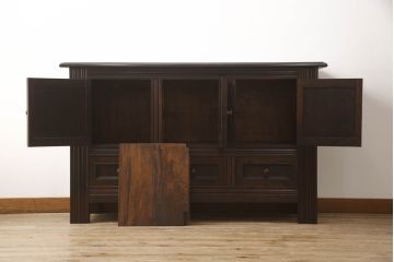 中古　美品　松本民芸家具　デザインが印象的なD型サイドボード(収納棚、戸棚、サイドキャビネット)(定価約59万8千円)(R-065718)