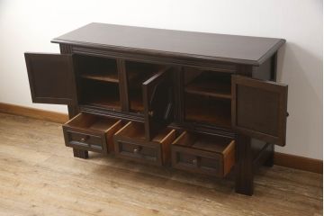 中古　美品　松本民芸家具　デザインが印象的なD型サイドボード(収納棚、戸棚、サイドキャビネット)(定価約59万8千円)(R-065718)