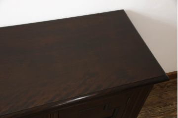 中古　美品　松本民芸家具　デザインが印象的なD型サイドボード(収納棚、戸棚、サイドキャビネット)(定価約59万8千円)(R-065718)