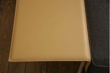 中古　超美品　Cassinaixc.(カッシーナイクスシー)　Philippe Starck(フィリップ・スタルク)　249 VOLAGE　EX-S(ヴォラージュ　エクストラソフト)　シンプルモダンな空間を演出できるサイドテーブル付きシステムソファ(L字型、コーナーソファ、5人掛け、6人掛け)(定価約365万円)(R-065719)
