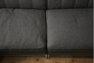 中古　超美品　Cassinaixc.(カッシーナイクスシー)　Philippe Starck(フィリップ・スタルク)　249 VOLAGE　EX-S(ヴォラージュ　エクストラソフト)　シンプルモダンな空間を演出できるサイドテーブル付きシステムソファ(L字型、コーナーソファ、5人掛け、6人掛け)(定価約365万円)(R-065719)