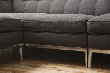 中古　超美品　Cassinaixc.(カッシーナイクスシー)　Philippe Starck(フィリップ・スタルク)　249 VOLAGE　EX-S(ヴォラージュ　エクストラソフト)　シンプルモダンな空間を演出できるサイドテーブル付きシステムソファ(L字型、コーナーソファ、5人掛け、6人掛け)(定価約365万円)(R-065719)