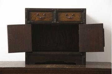 アジアンビンテージ　李朝家具　立派な金具が重厚な雰囲気を醸し出す小箪笥(小物収納、卓上収納、収納棚、戸棚、韓国家具、ヴィンテージ)(R-065720)