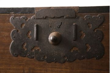 和製アンティーク　前面内部・桐材　時代を経た趣が感じられる佐渡小木箪笥ローボード(佐渡箪笥、和たんす、時代箪笥、収納箪笥、衣装箪笥、引き出し、ローチェスト、テレビ台)(R-065733)