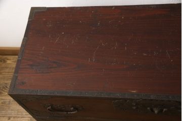 和製アンティーク　美品　前面欅(ケヤキ)　金具の立派な佐渡箪笥ローボード(小木箪笥、和たんす、時代箪笥、収納箪笥、引き出し、整理箪笥)(R-065736)