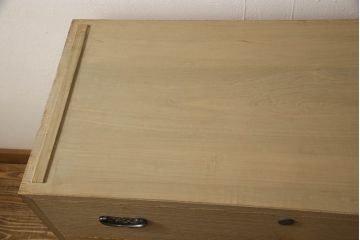 中古　国産　職人手造り　上品な佇まいが魅力的な総桐箪笥ローチェスト(総桐たんす、和タンス、衣装箪笥、サイドチェスト、引き出し)(R-065738)