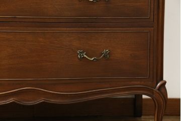 中古　DREXEL HERITAGE(ドレクセルヘリテイジ)　Touraine(ツーレイン)　マホガニー材製の贅沢なアンティーク調チェスト(引き出し、サイドチェスト)(R-065739)
