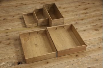 和製アンティーク　江戸期　小振りながらも存在感を放つ総桐船箪笥(掛硯型、懸硯型、桐たんす、桐箪笥、舟箪笥、銭函、銭箱、時代箪笥、帳場箪笥、小物収納、小引き出し)(R-065743)