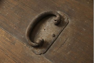 和製アンティーク　江戸期　小振りながらも存在感を放つ総桐船箪笥(掛硯型、懸硯型、桐たんす、桐箪笥、舟箪笥、銭函、銭箱、時代箪笥、帳場箪笥、小物収納、小引き出し)(R-065743)