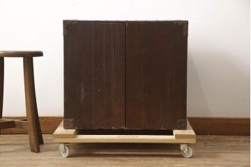 和製アンティーク　三方欅(ケヤキ)材　びっしりと施された金具がお見事!江戸期より受け継がれてきた佐渡船箪笥(舟箪笥、佐渡タンス、帳箱、銭函、銭箱、時代箪笥、帳場箪笥、小物収納、小引き出し)(R-065744)