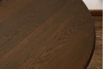 中古　横浜クラシック家具　ノックオンウッド(knockonwood)　コロニアルシリーズ(Hand Made)　クラシカルな佇まいが魅力のラウンドテーブル(カフェテーブル、コーヒーテーブル、丸テーブル)(R-065746)