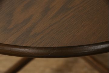 中古　横浜クラシック家具　ノックオンウッド(knockonwood)　コロニアルシリーズ(Hand Made)　クラシカルな佇まいが魅力のラウンドテーブル(カフェテーブル、コーヒーテーブル、丸テーブル)(R-065746)