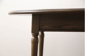 中古　横浜クラシック家具　ノックオンウッド(knockonwood)　コロニアルシリーズ(Hand Made)　クラシカルな佇まいが魅力のラウンドテーブル(カフェテーブル、コーヒーテーブル、丸テーブル)(R-065746)