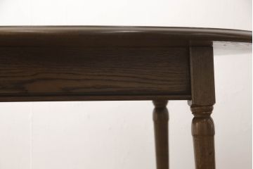 中古　横浜クラシック家具　ノックオンウッド(knockonwood)　コロニアルシリーズ(Hand Made)　クラシカルな佇まいが魅力のラウンドテーブル(カフェテーブル、コーヒーテーブル、丸テーブル)(R-065746)