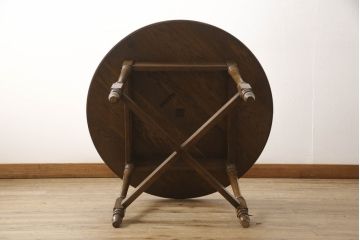 中古　横浜クラシック家具　ノックオンウッド(knockonwood)　コロニアルシリーズ(Hand Made)　クラシカルな佇まいが魅力のラウンドテーブル(カフェテーブル、コーヒーテーブル、丸テーブル)(R-065746)