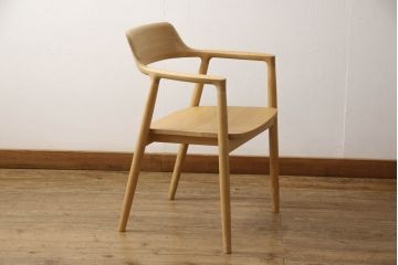 中古　展示美品　maruni(マルニ木工)　MARUNI COLLECTION(マルニコレクション)　HIROSHIMA(ヒロシマ)　深澤 直人(NAOTO FUKASAWA)デザイン　ナチュラルテイストの空間づくりにおすすめのオーク材製ダイニングチェア(板座チェア、アームチェア、椅子、イス)(定価約14万7千円)(R-065753)