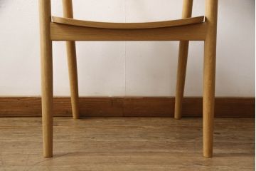 中古　展示美品　maruni(マルニ木工)　MARUNI COLLECTION(マルニコレクション)　HIROSHIMA(ヒロシマ)　深澤 直人(NAOTO FUKASAWA)デザイン　ナチュラルテイストの空間づくりにおすすめのオーク材製ダイニングチェア(板座チェア、アームチェア、椅子、イス)(定価約14万7千円)(R-065753)