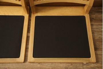 中古　柏木工(KASHIWA・カシワ)　THE ZEN(ザ・ゼン)　JWC72　オーク材　和モダンな空間にも合わせやすい座布団付き座椅子2台セット(座イス、座いす、2脚セット)(R-065755)