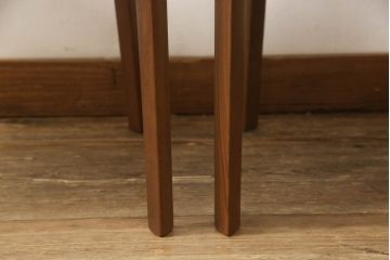 中古　展示美品　CONDE HOUSE(カンディハウス)　WING LUX LD(ウイング ラックス)　ウォールナット　滑らかな木肌とスタイリッシュなデザインが魅力のアームチェア2脚セット(セミアーム、ハーフアーム、サイドチェア、ダイニングチェア、椅子、イス)(1脚定価約11万円)(R-065756)