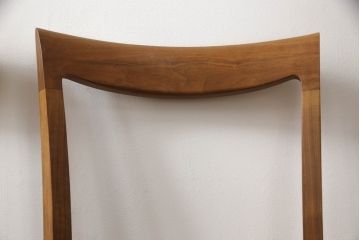 中古　展示美品　Ritzwell(リッツウェル)　CAREZZA(カレッツァ)　782　ウォールナット材　洗練されたフォルムが魅力のチェア2脚セット(ダイニングチェア、椅子、イス)(定価1脚約10万円)(R-065757)